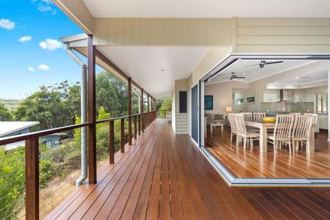AVALON 5 STAR LUX 4 Bedroom Home Kingfisher Bay Fraser Island 8 GUEST - Kawana Tourism 0
