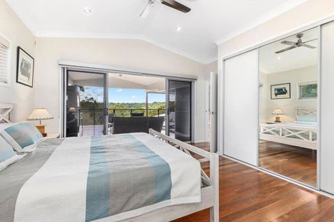 AVALON 5 STAR LUX 4 Bedroom Home Kingfisher Bay Fraser Island 8 GUEST - Kawana Tourism 4