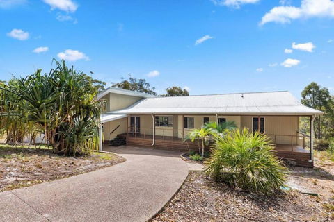 AVALON 5 STAR LUX 4 Bedroom Home Kingfisher Bay Fraser Island 8 GUEST - Kawana Tourism 2