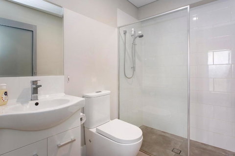 Waverley Apartment F-two Bedrooms Wifi Available - Kawana Tourism 2