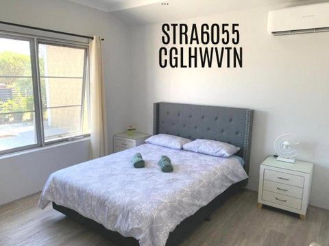 West Swan B&B - Kawana Tourism 0