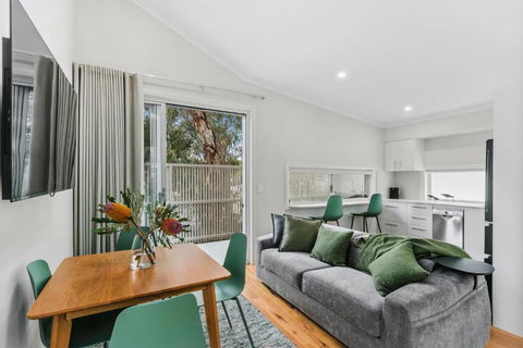 WILL56 - Gumtree Studio - Kawana Tourism 1