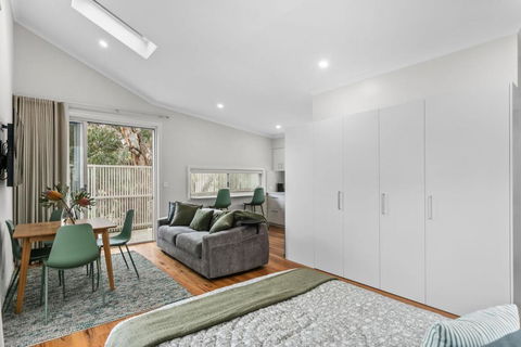 WILL56 - Gumtree Studio - Kawana Tourism 3