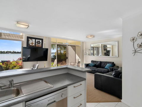 Yarrawonga Lakeside Apartment 25 - Kawana Tourism 2