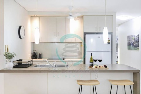 Zen On Stuart: 3-BR Penthouse Pad + Pool + BBQ - Kawana Tourism 0