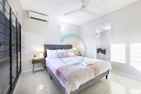 Zen On Stuart: 3-BR Penthouse Pad + Pool + BBQ - Kawana Tourism 1