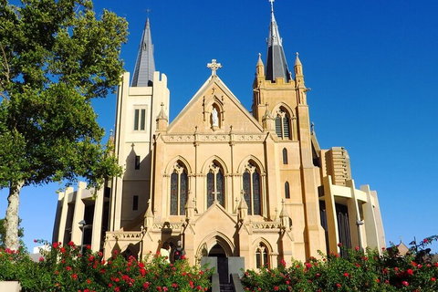 Perth Scavenger Hunt: Perched On A Swan - Kawana Tourism 1