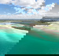 Deluxe Seaplane Tour Noosa to Glasshouse Adventure for 2 with Photobook - Kawana Tourism