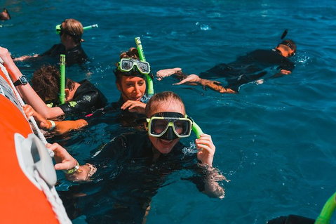 Whitehaven Beach And Hill Inlet Lookout Full-Day Snorkeling Cruise By High-Speed Catamaran - Kawana Tourism 3