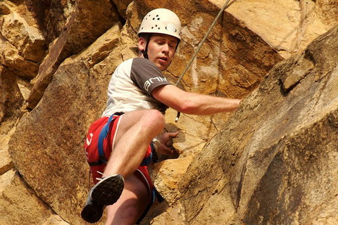Rock Climbing At The Kangaroo Point Cliffs In Brisbane - Kawana Tourism 0