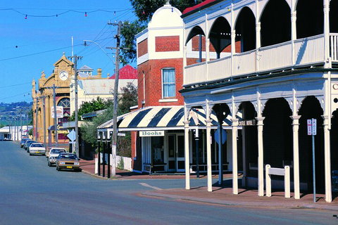 2-Day Wave Rock, York, Wildflowers & Aboriginal Experience - Kawana Tourism 5