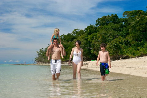 Fly To Green Island - Cruise Return - Kawana Tourism 5