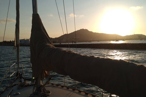 Townsville Small Group Sunset Sail Sailing Cruise Boat Tour Charter Hire - Kawana Tourism 2