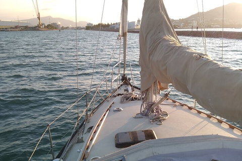 Townsville Small Group Sunset Sail Sailing Cruise Boat Tour Charter Hire - Kawana Tourism 4