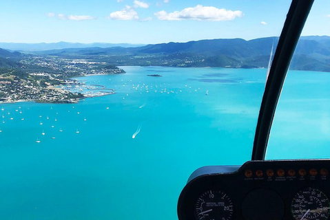 Reef & Whitehaven Landing - Kawana Tourism 0
