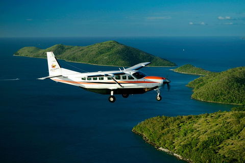 Reef And Island Scenic Flight From Airlie Beach - Kawana Tourism 3