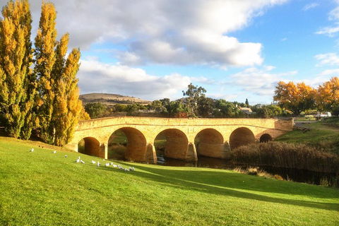 4-Day Fabulous Tasmania Tour: Wineglass Bay, Port Arthur, Devils & Bruny Island - Kawana Tourism 1