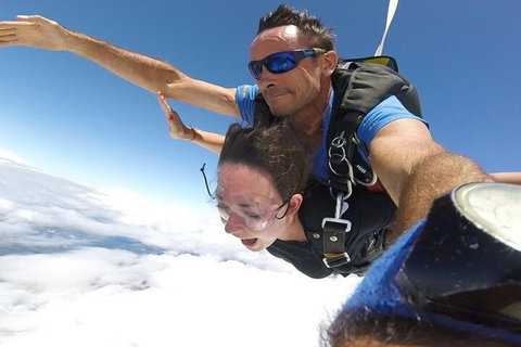 Byron Bay Tandem Sky Dive - Kawana Tourism 2