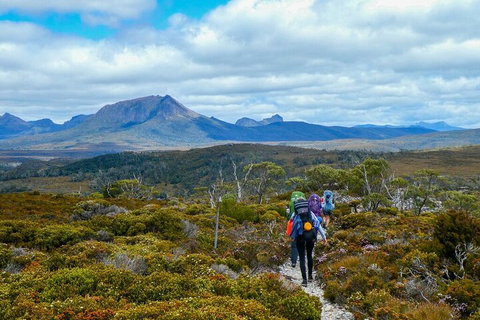 6 Day Trek The Cradle Mountain Overland Track - Kawana Tourism 5