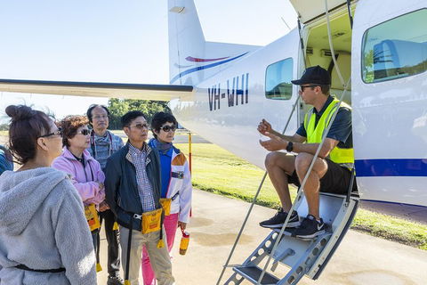 Scenic Flight - Great Barrier Reef, Heart Reef, Whitehaven Beach & Hill Inlet! - Kawana Tourism 1