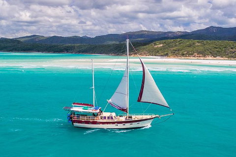 2-Day Whitsundays Sailing Adventure: SV Whitehaven - Kawana Tourism 0