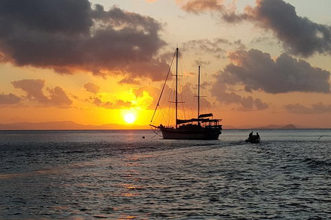 2-Day Whitsundays Sailing Adventure: SV Whitehaven - Kawana Tourism 4