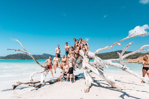 4 Day & 3 Night Whitsunday Islands & Outer Reef Sailing Adventure On Condor - Kawana Tourism 0
