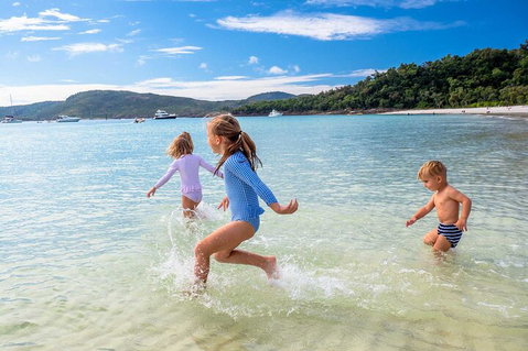 Whitehaven Beach And Daydream Island Cruise - Kawana Tourism 3
