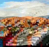 Ayers Rock Day Trip from Alice Springs Including Uluru Kata Tjuta and Sunset BBQ Dinner - Kawana Tourism